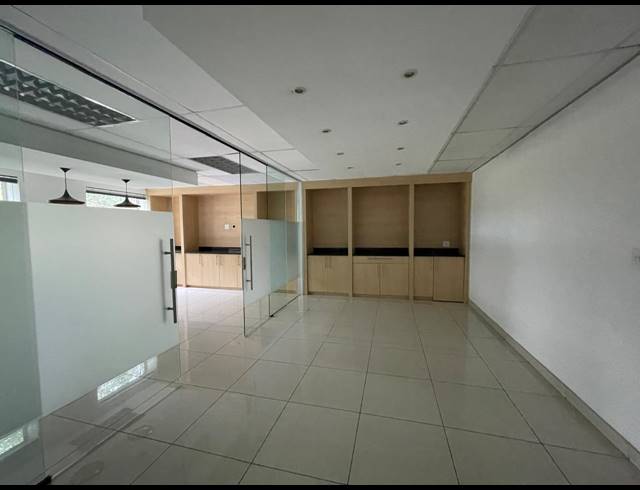 210M² OFFICE TO LET IN BRYANSTON